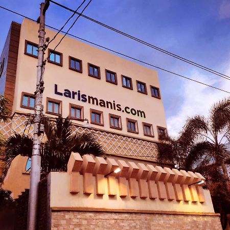 Hotel Syariah Larismanis Σεμαράνγκ Εξωτερικό φωτογραφία
