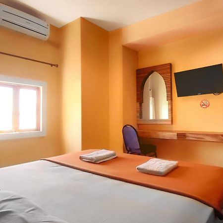 Hotel Syariah Larismanis Σεμαράνγκ Εξωτερικό φωτογραφία