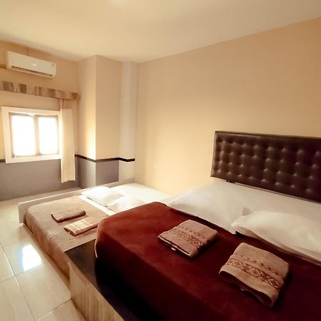 Hotel Syariah Larismanis Σεμαράνγκ Εξωτερικό φωτογραφία