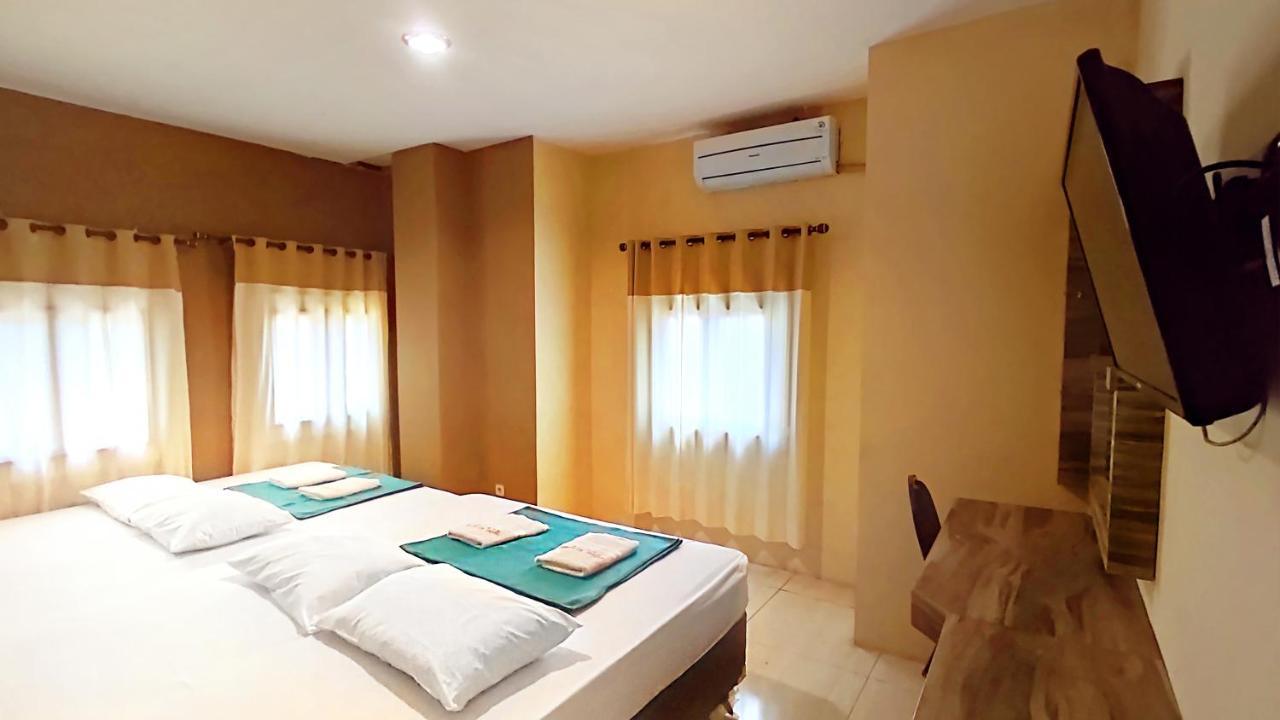 Hotel Syariah Larismanis Σεμαράνγκ Εξωτερικό φωτογραφία