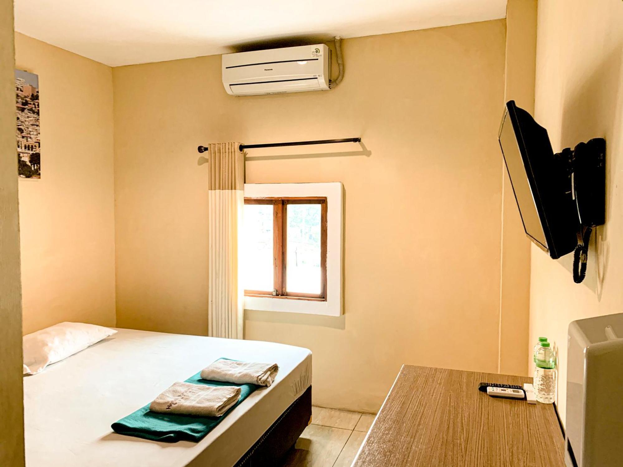 Hotel Syariah Larismanis Σεμαράνγκ Εξωτερικό φωτογραφία