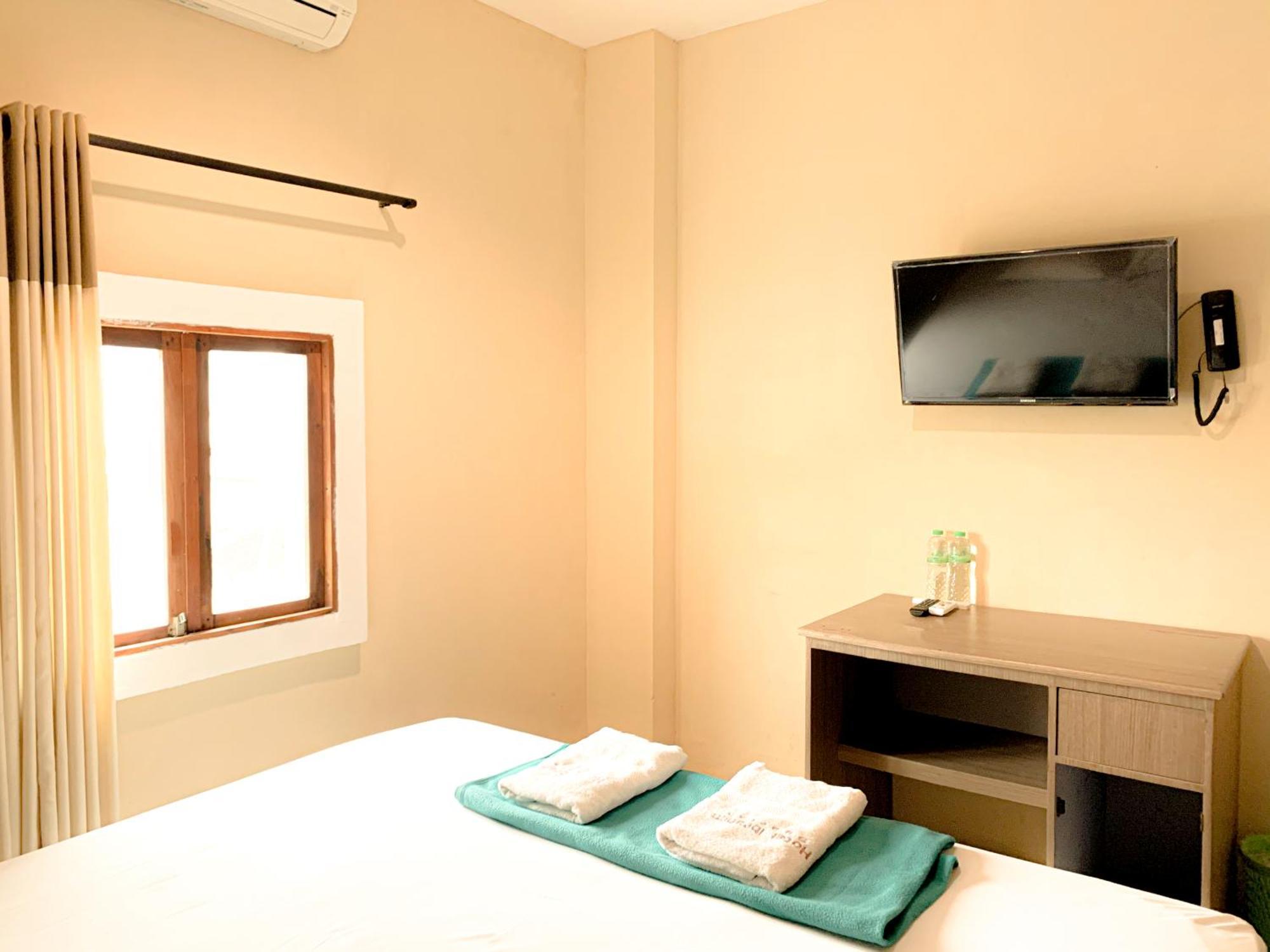 Hotel Syariah Larismanis Σεμαράνγκ Εξωτερικό φωτογραφία