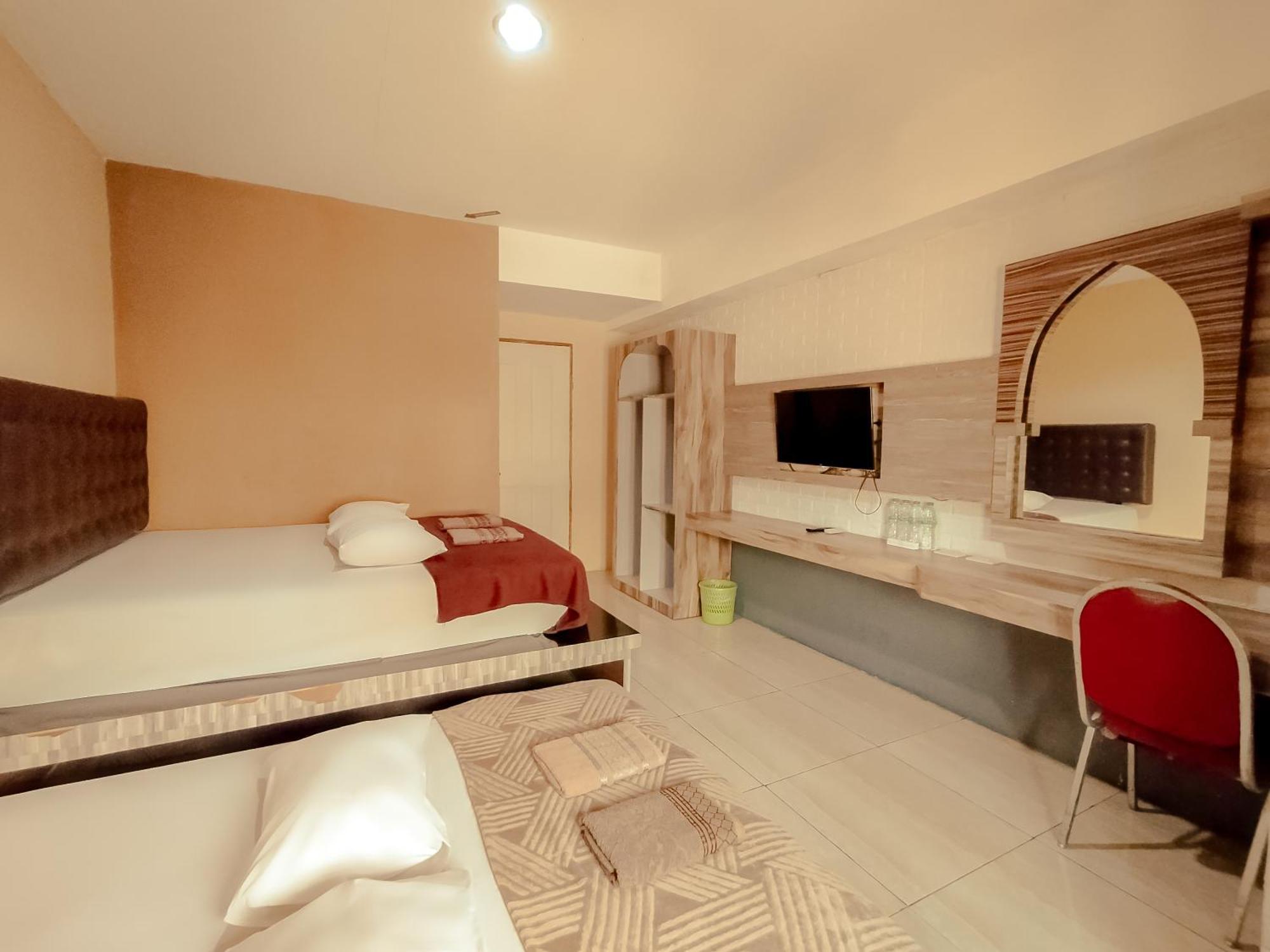 Hotel Syariah Larismanis Σεμαράνγκ Εξωτερικό φωτογραφία