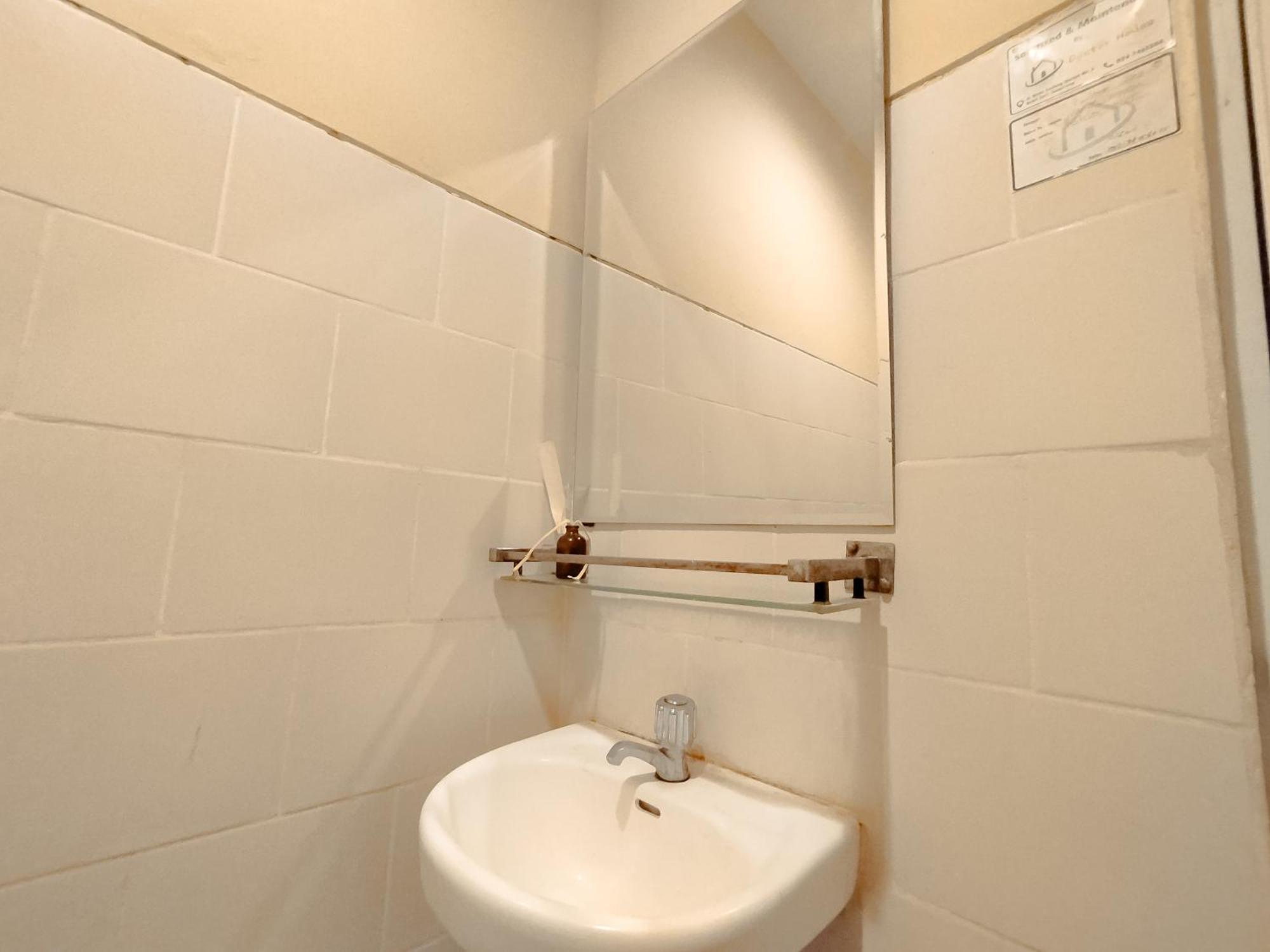 Hotel Syariah Larismanis Σεμαράνγκ Εξωτερικό φωτογραφία