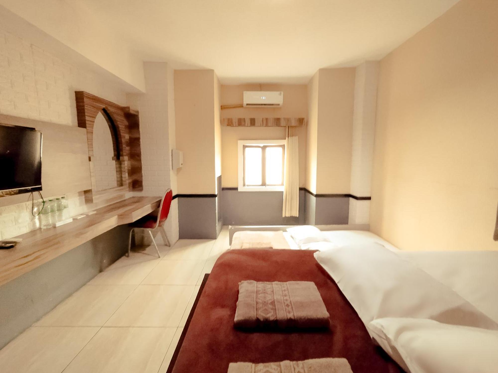 Hotel Syariah Larismanis Σεμαράνγκ Εξωτερικό φωτογραφία